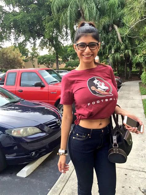 mia califa xxx|Mia Khalifa Porn Videos 